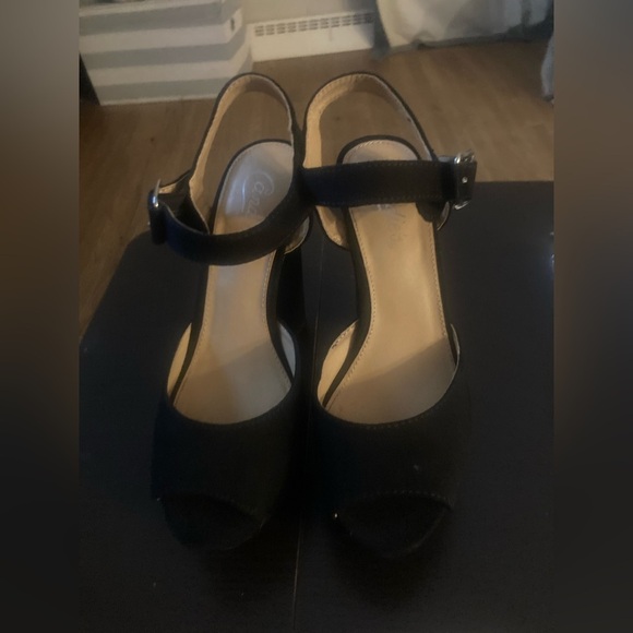 Candies Black Platform open toed heels in size 8 medium. Buckle closure. EUC - Picture 2 of 5